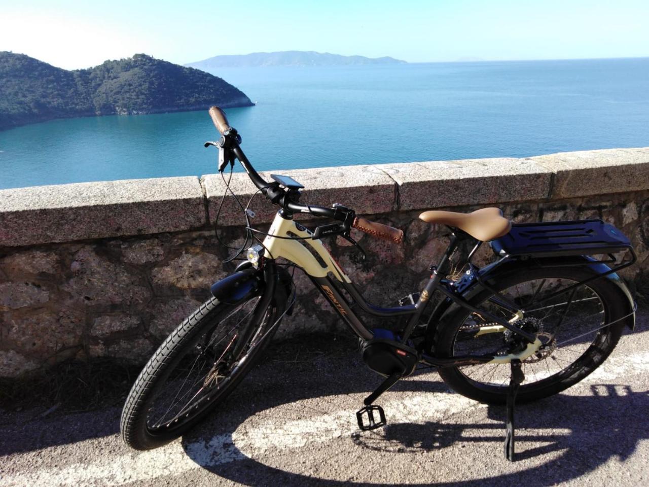 Bike&Boat Argentario Hotel Porto Santo Stefano  Exterior foto